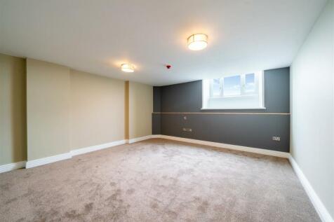 Bedroom 1-3.jpg