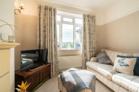 Living Room-3.jpg
