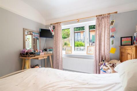 Bedroom 2-2.jpg