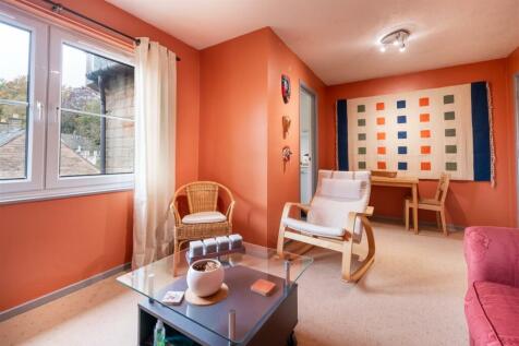 Living Room-3.jpg