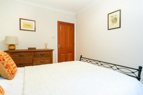 Bedroom 5-2.jpg