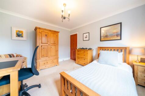 Bedroom 4-2.jpg