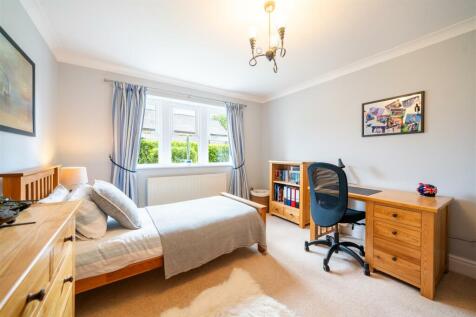 Bedroom 4.jpg