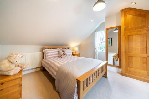 Bedroom 1-2.jpg