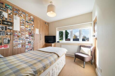 Bedroom 1.jpg