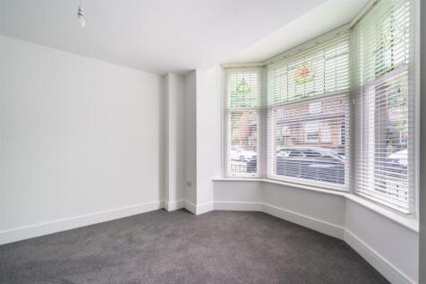 Bedroom 1.jpg