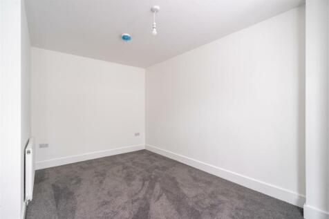 Bedroom 1-2.jpg
