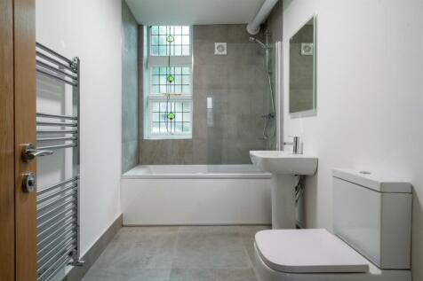 Bathroom.jpg