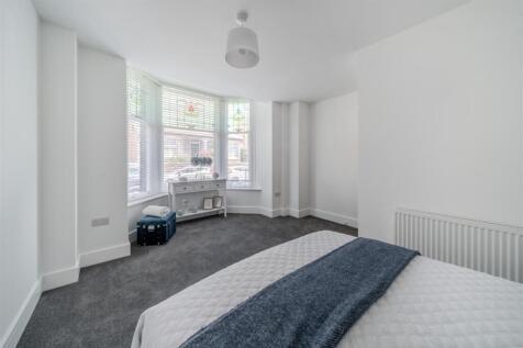 Bedroom1-4.jpg