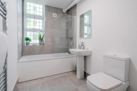 Bathroom.jpg