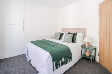 Bedroom1-3.jpg
