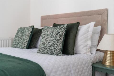 Bedroom1-6.jpg