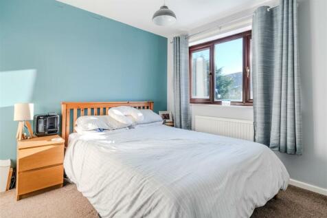 Bedroom 1.jpg