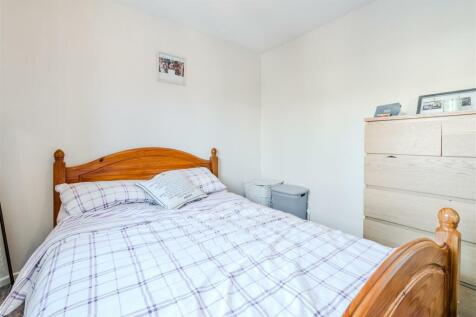 Bedroom 3-2.jpg