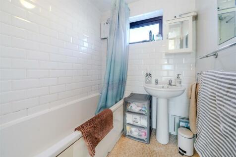 Bathroom.jpg
