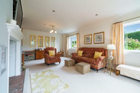 Living Room-2.jpg