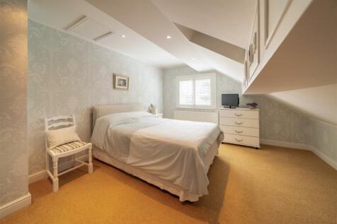 Bedroom 1.jpg