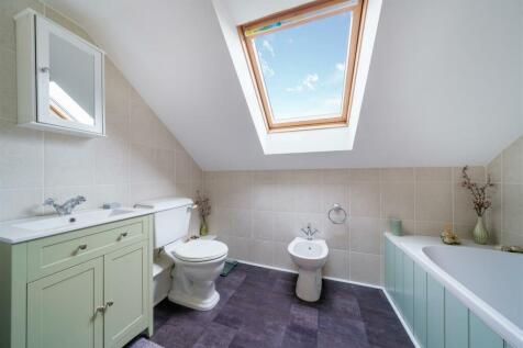 Bathroom.jpg
