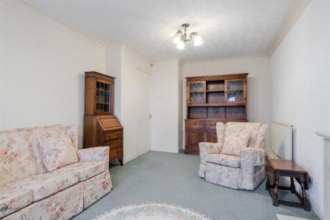 Living Room-4.jpg
