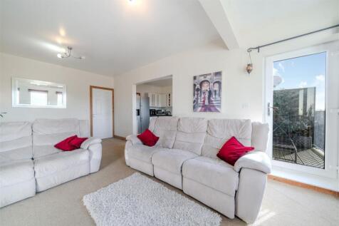 Living Room-4.jpg