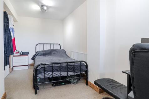 Bedroom 3-2.jpg