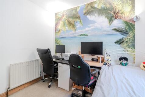 Bedroom 1-3.jpg