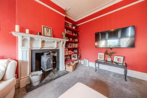 Living Room-4.jpg