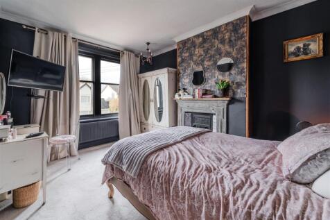 Bedroom 6.jpg