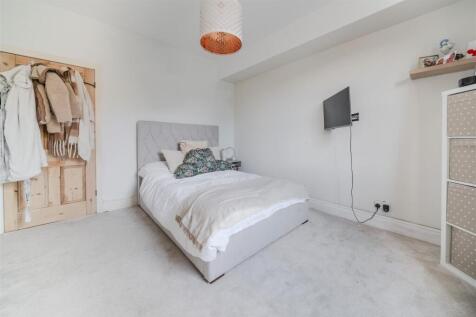 Bedroom 5-2.jpg
