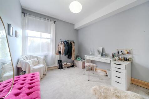 Bedroom 4.jpg