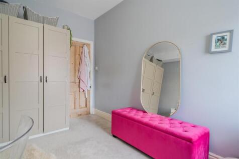Bedroom 4-2.jpg