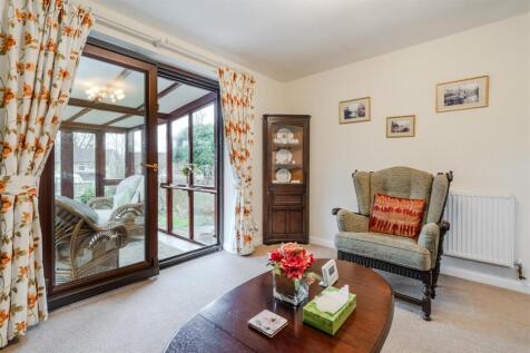 Living Room-3.jpg