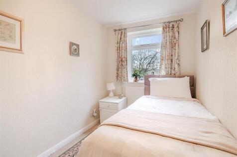 Bedroom 1-2.jpg