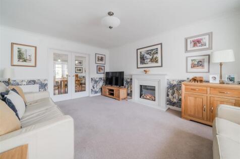Living Room.jpg