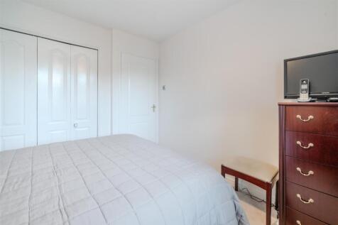 Bedroom 1-3.jpg