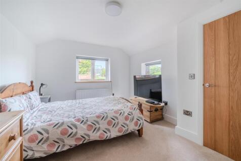 Main Bedroom-2.jpg