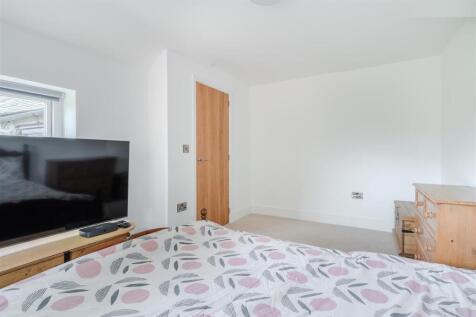 Main Bedroom-3.jpg