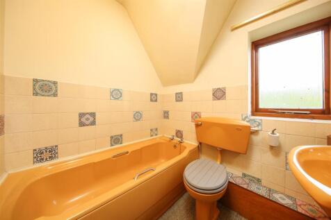 Bathroom.jpg