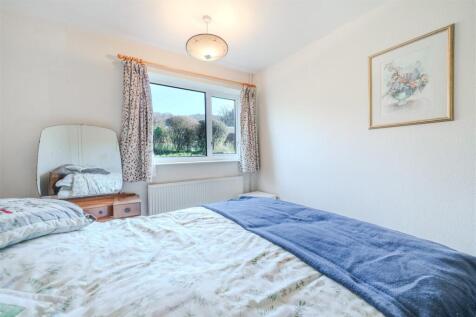 Bedroom 1-2.jpg