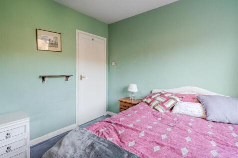 Bedroom 2-2.jpg