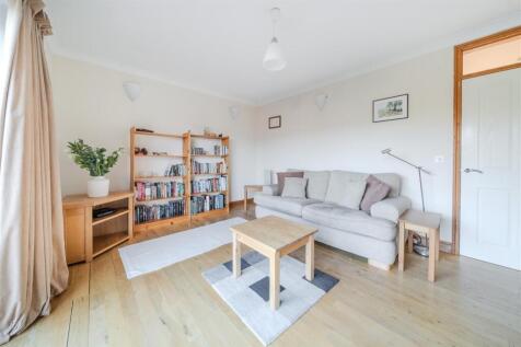 Living Room-2.jpg