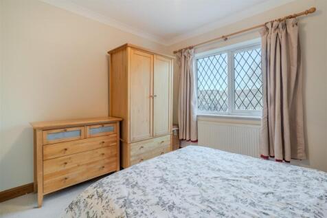 Bedroom 1-2.jpg