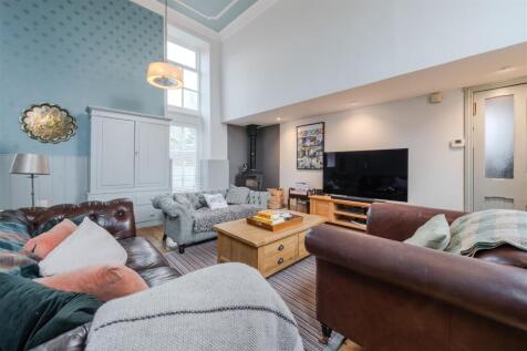 Living Room-7.jpg