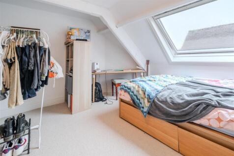 Bedroom 1-2.jpg