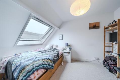 Bedroom 1.jpg