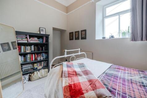 Bedroom 5-2.jpg