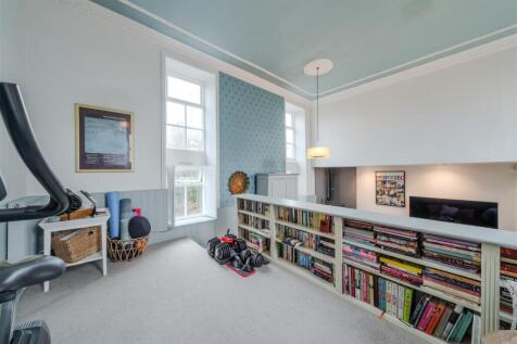 Living Room.jpg