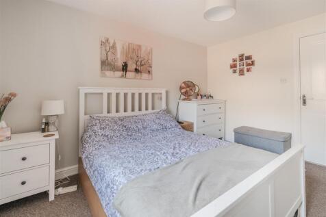 Bedroom 1-2.jpg