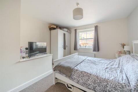 Bedroom 1-3.jpg