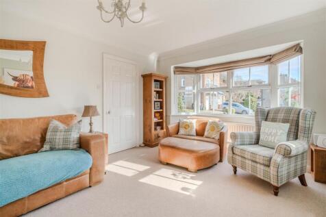 Living Room-4.jpg